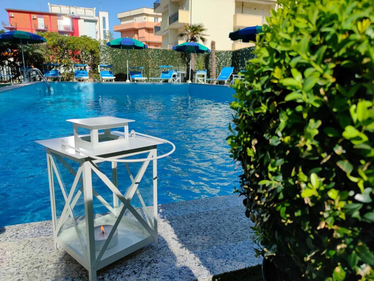 Club Hotel Residence Cesenatico Exterior foto