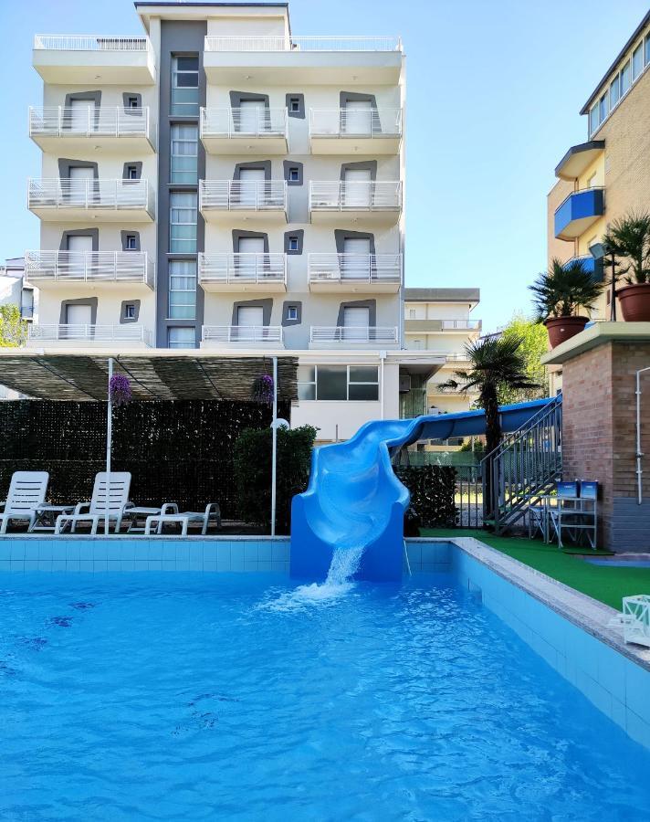 Club Hotel Residence Cesenatico Exterior foto