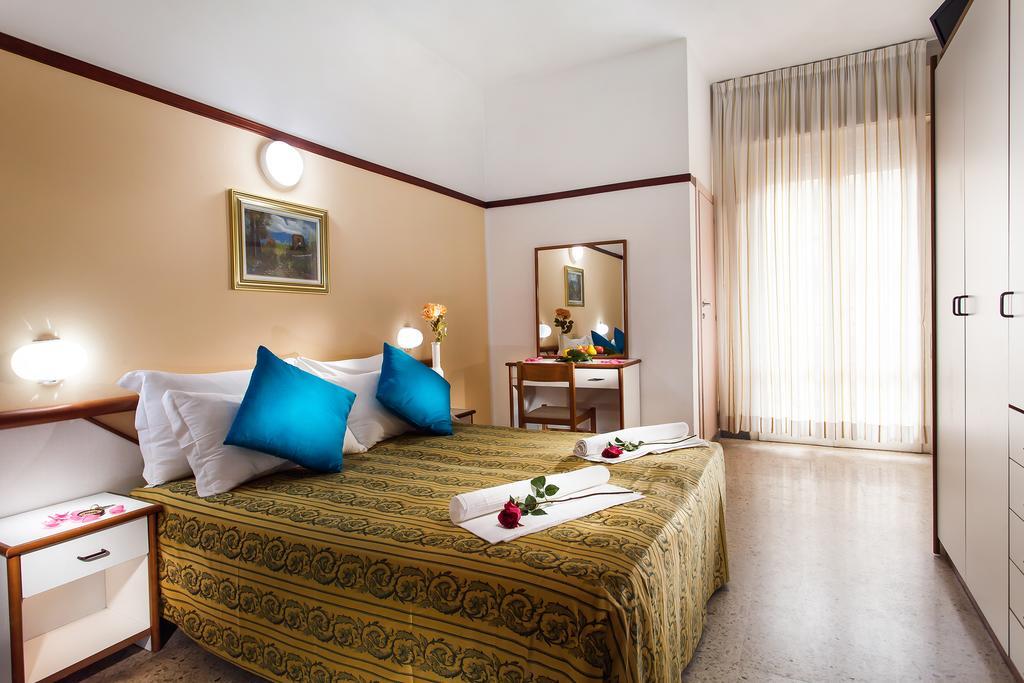 Club Hotel Residence Cesenatico Cameră foto